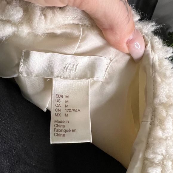 Brand new H&M white fuzzy coat - Picture 6 of 7